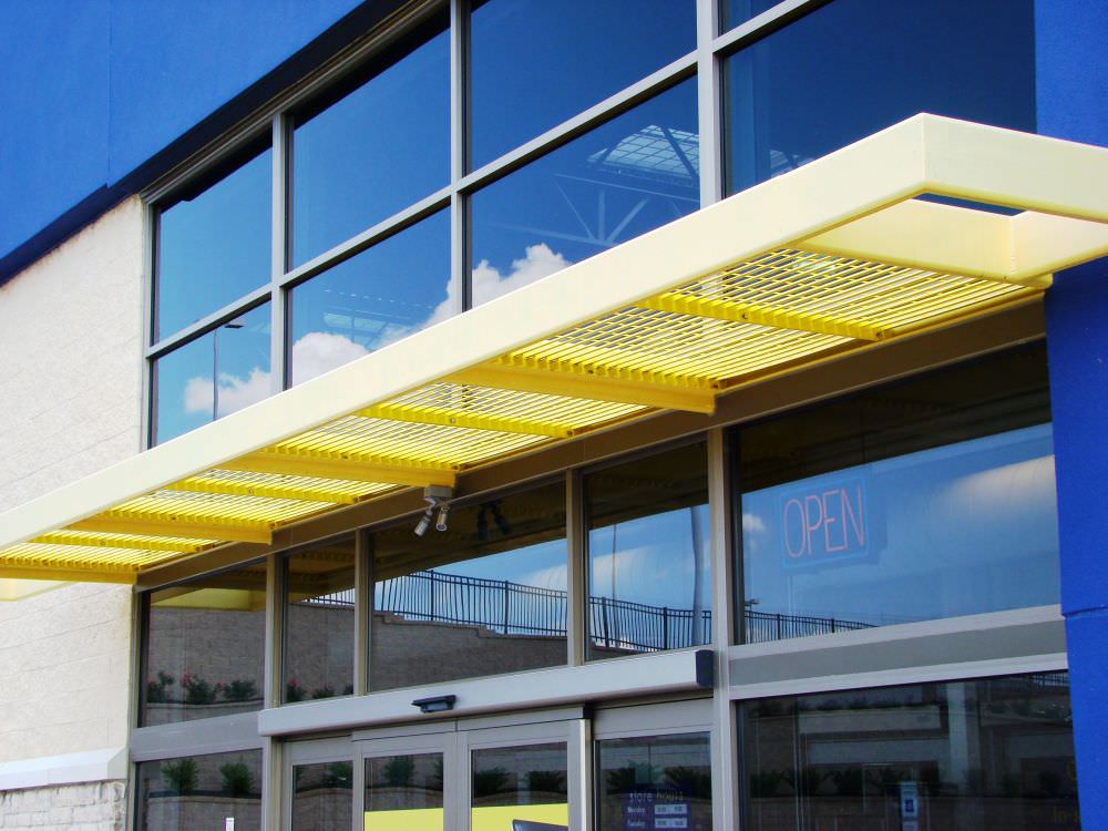 201 Louver Sunshade At Best Buy in NY DSC01606